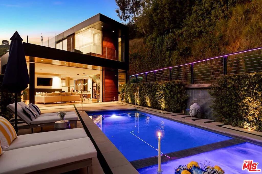 1331 Belfast Drive, Los Angeles