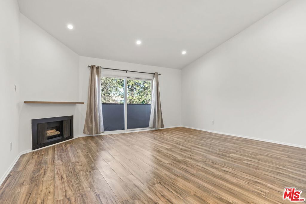 Photo of Listing #25623797