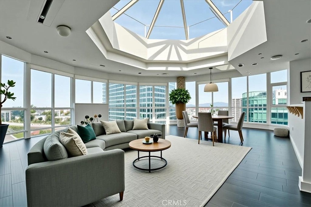 Photo of Listing #PW25266691