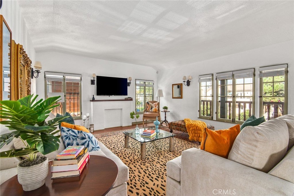 Photo of Listing #TR25268063