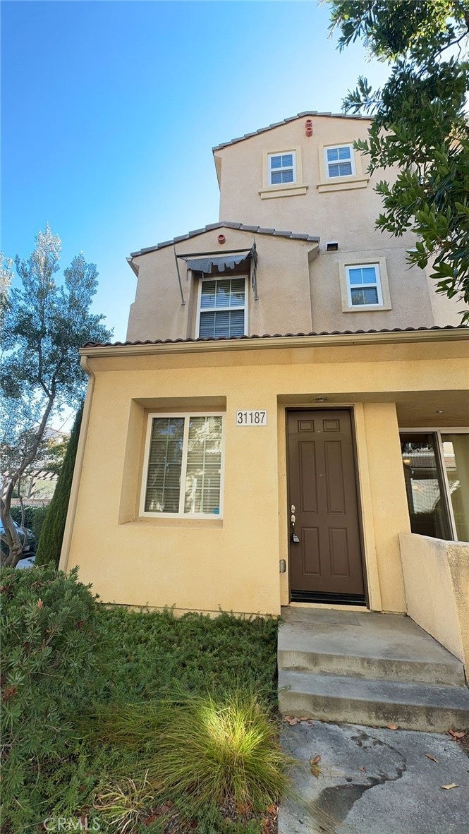 Photo of Listing #IV25268420