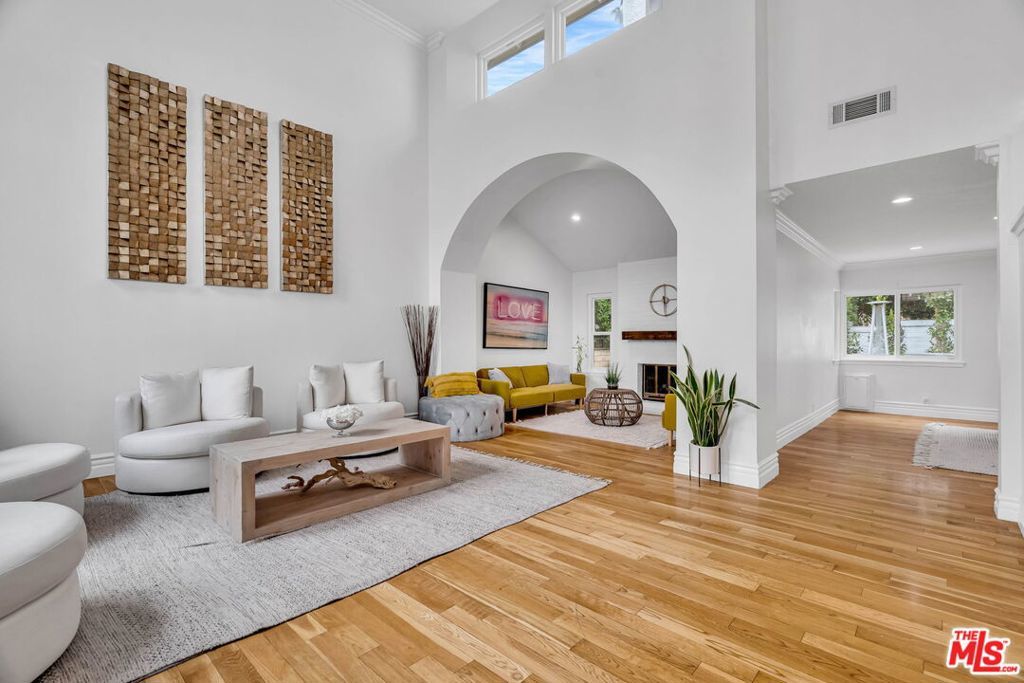 Photo of Listing #25623925