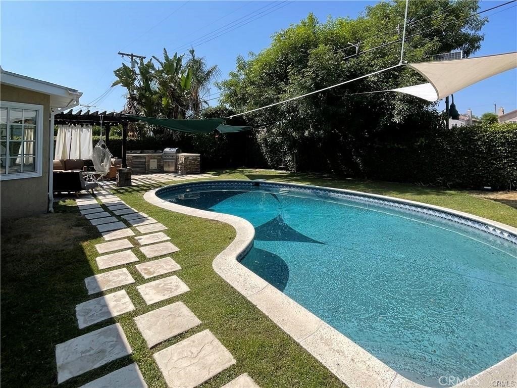 Photo of Listing #SR25260071