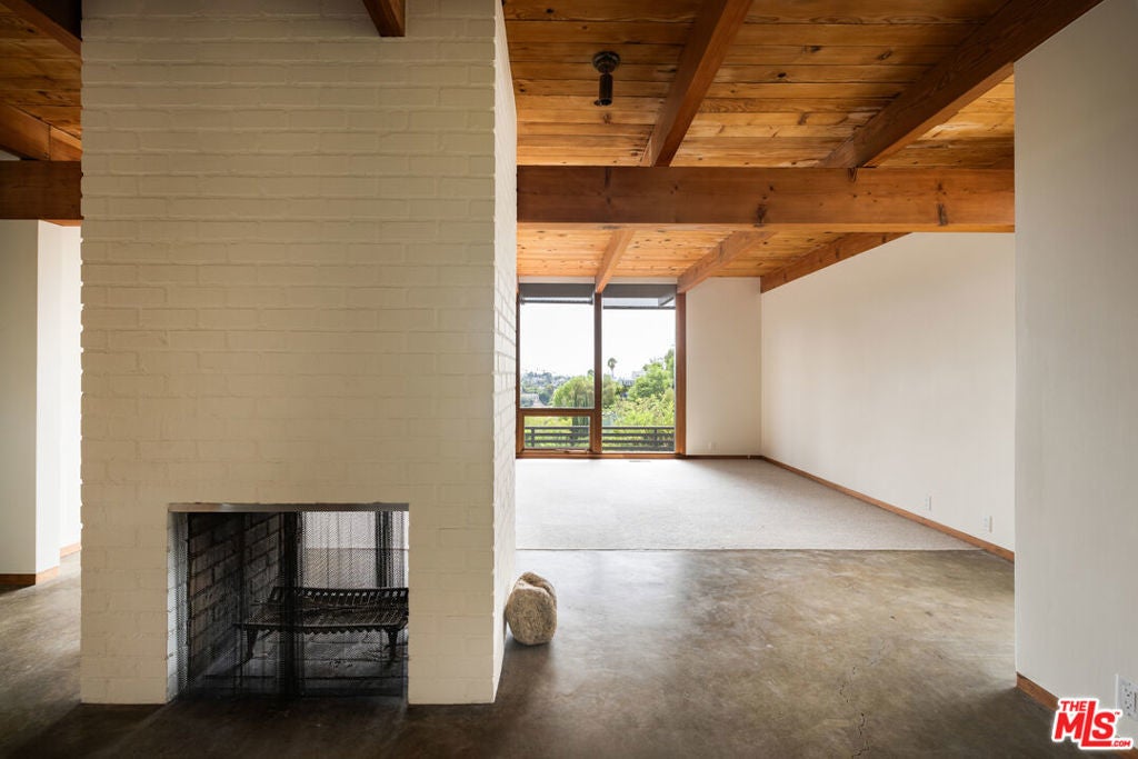 Photo of Listing #25623563