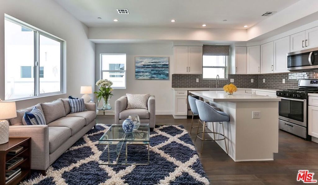 3946 S. Budlong Avenue # 1/2, Los Angeles