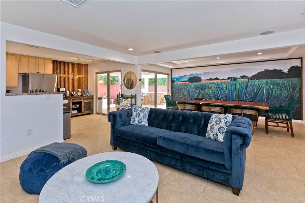 Photo of Listing #DW25219925