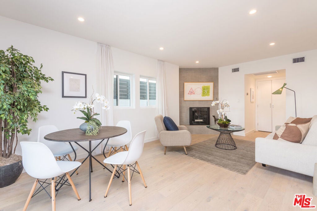 Photo of Listing #25623993