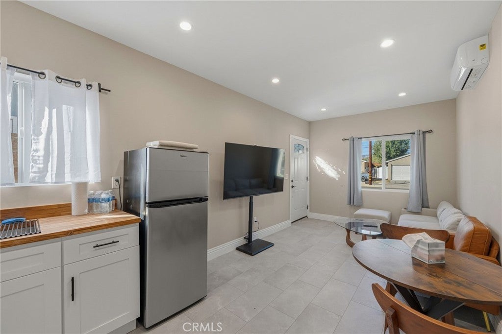 Photo of Listing #SR25270124