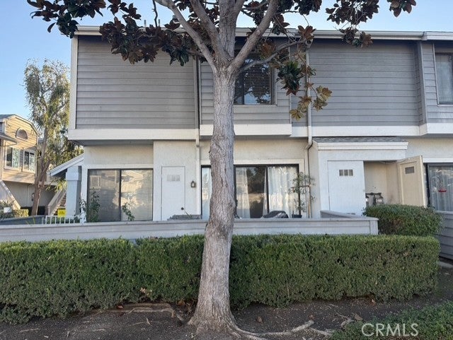 79 Huntington, Irvine.