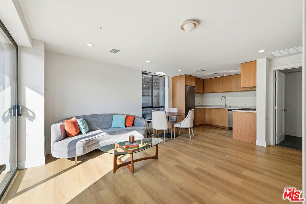 Photo of Listing #25624645