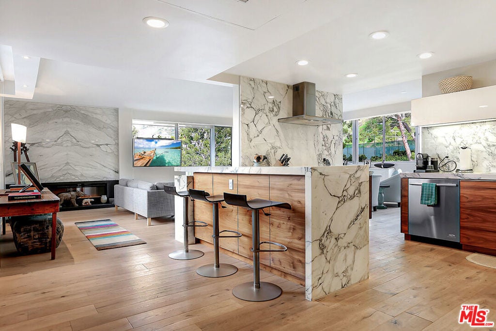 Photo of Listing #25625691