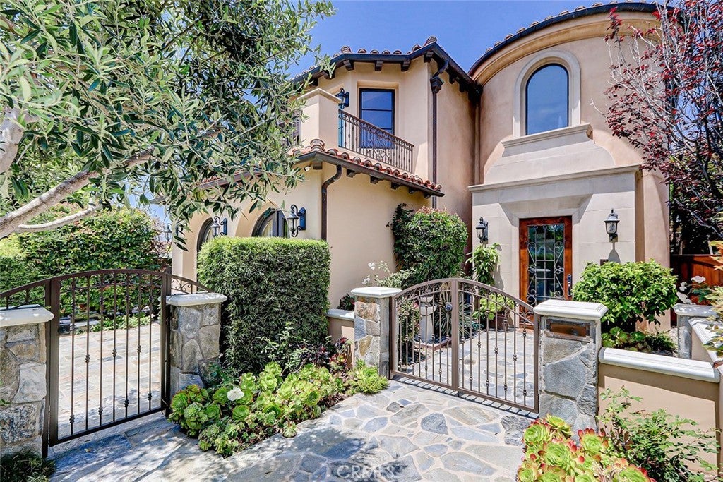 Photo of Listing #SB25271394