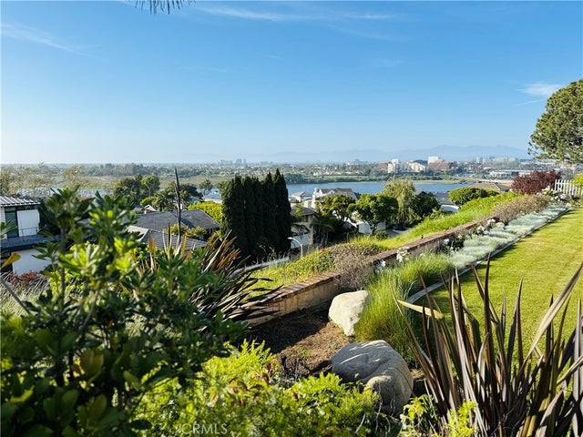 2839 Carob Street, Newport Beach.