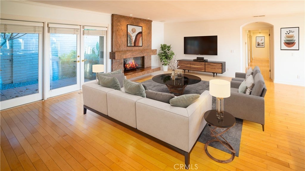 Photo of Listing #SB25272181