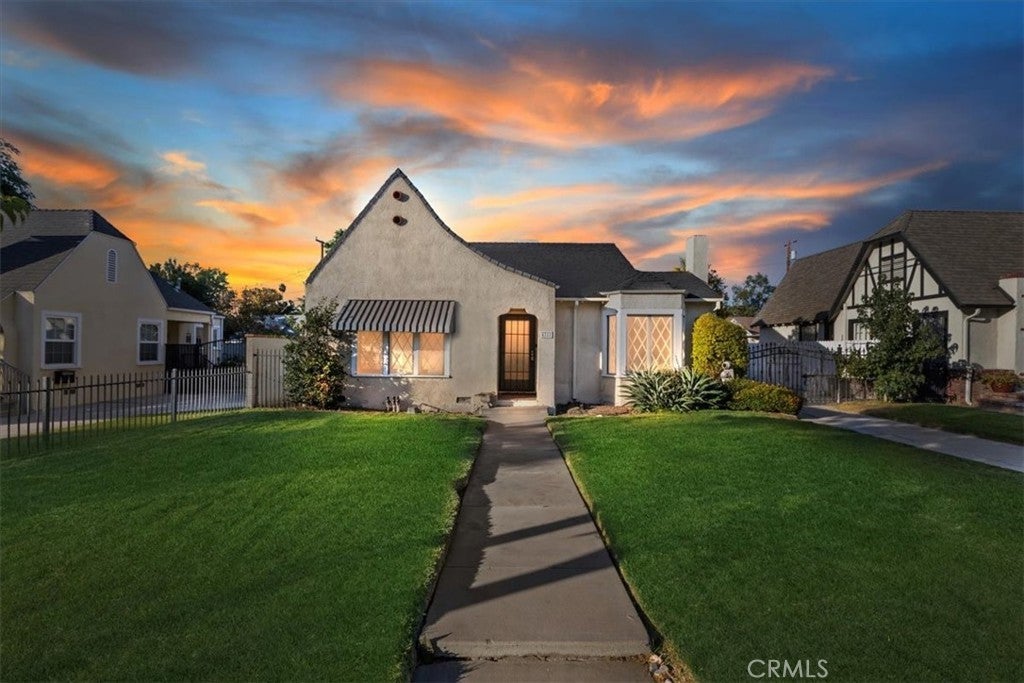 Photo of Listing #IV25273311