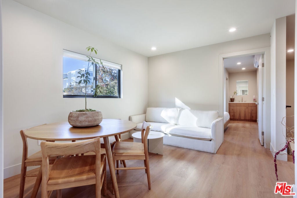 Photo of Listing #25627265