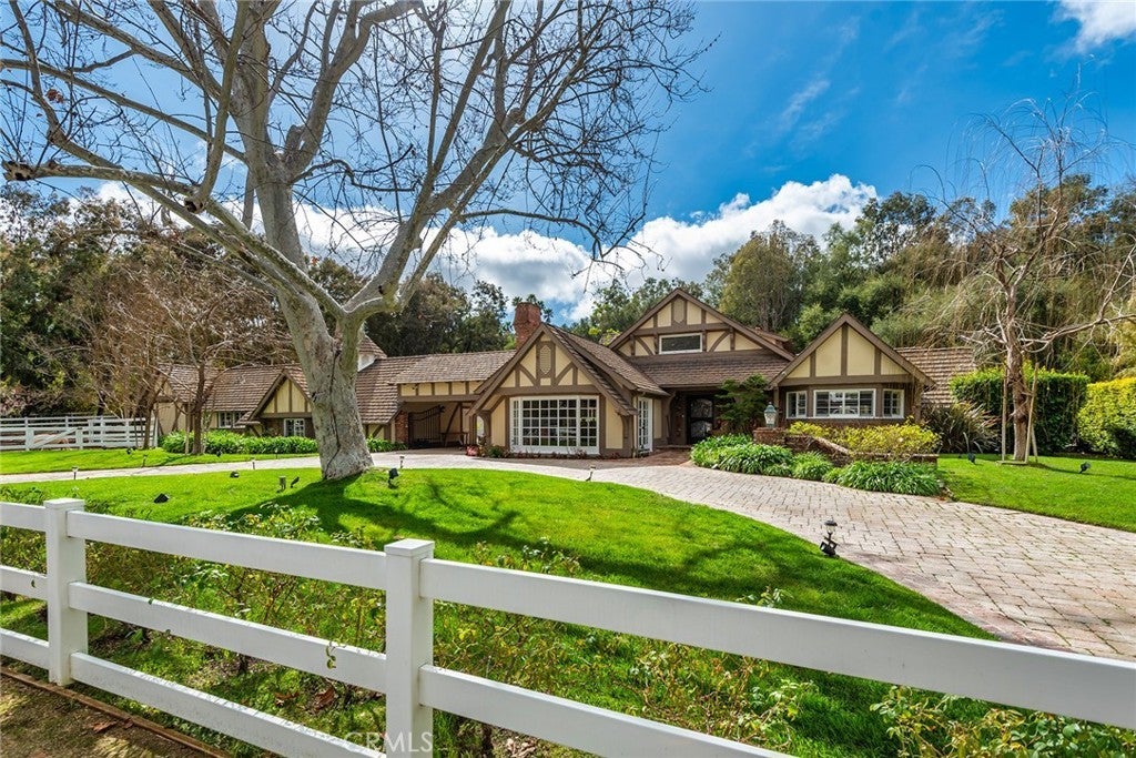 Photo of Listing #SR25273371