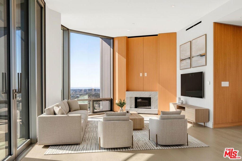 Photo of Listing #25627435