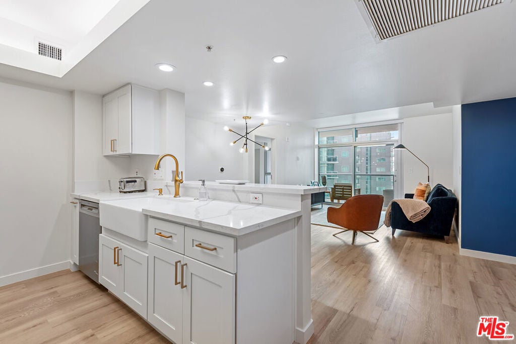 Photo of Listing #25627535