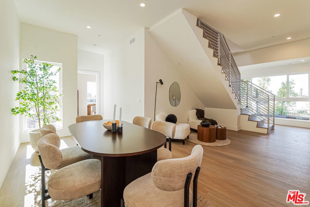 Photo of Listing #25627805