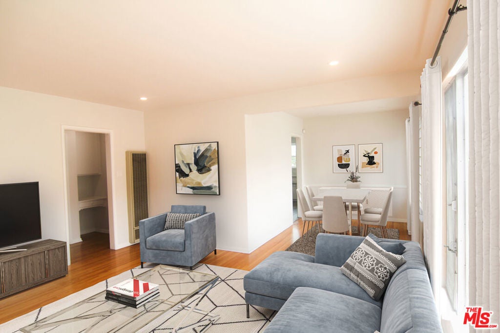 Photo of Listing #25628073