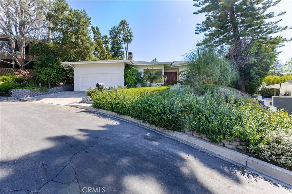 Photo of Listing #SR25275168