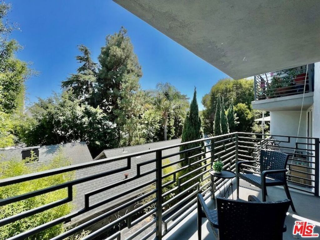 1920 Hillcrest Road # 8, Los Angeles