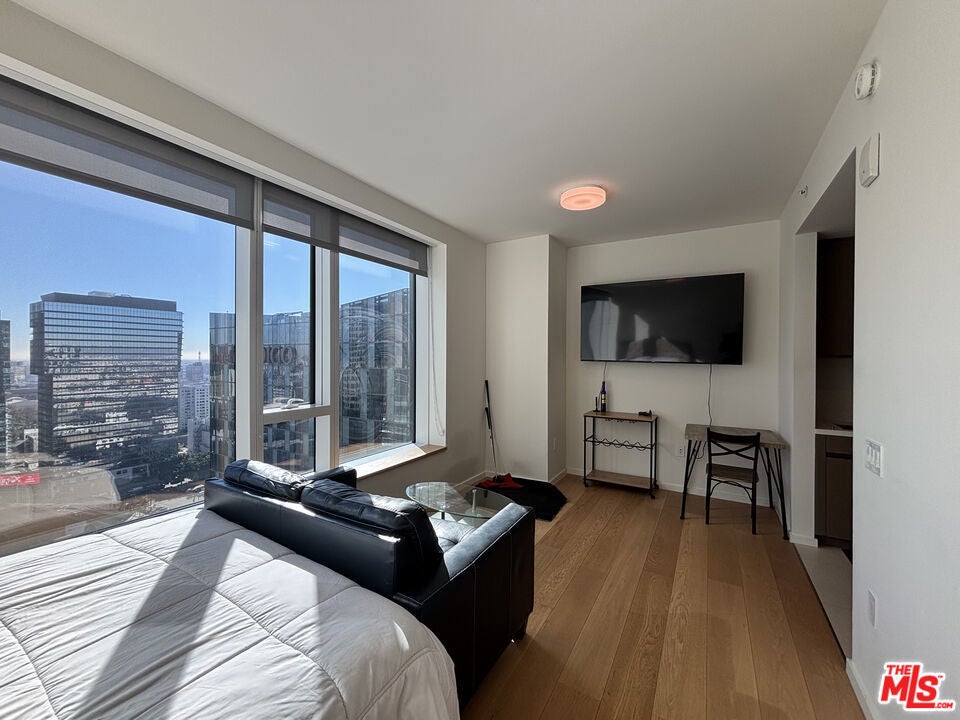 Photo of Listing #25627883