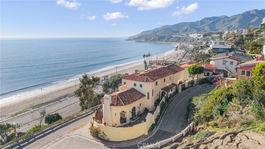 Photo of Listing #SB25275349