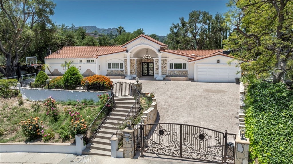 Photo of Listing #SR25275479