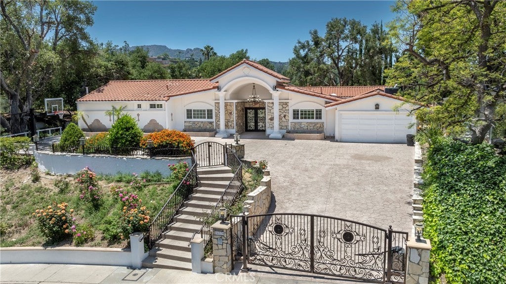 Photo of Listing #SR25275479