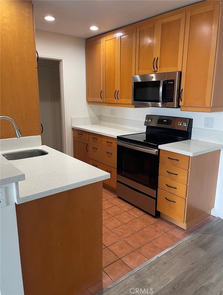 Photo of Listing #SR25275944