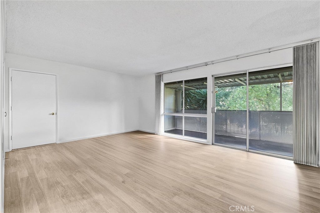 Photo of Listing #NP25273442