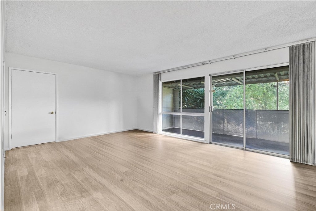 Photo of Listing #NP25273442