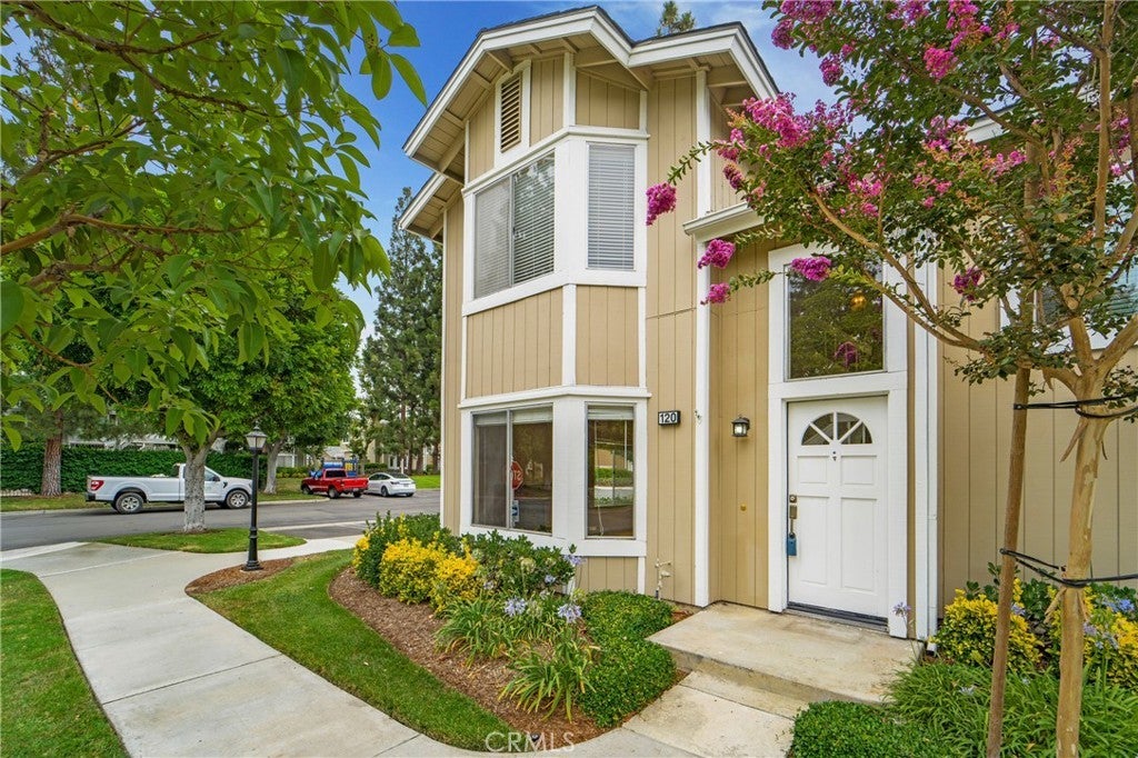 Photo of Listing #OC25266233