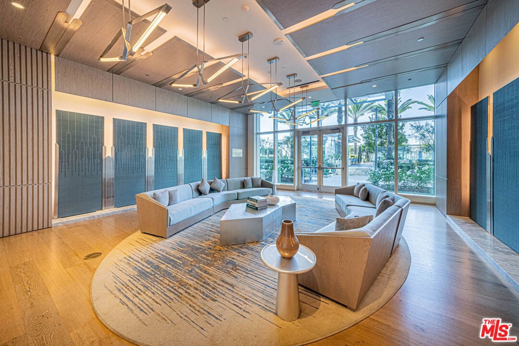 Photo of Listing #25625445