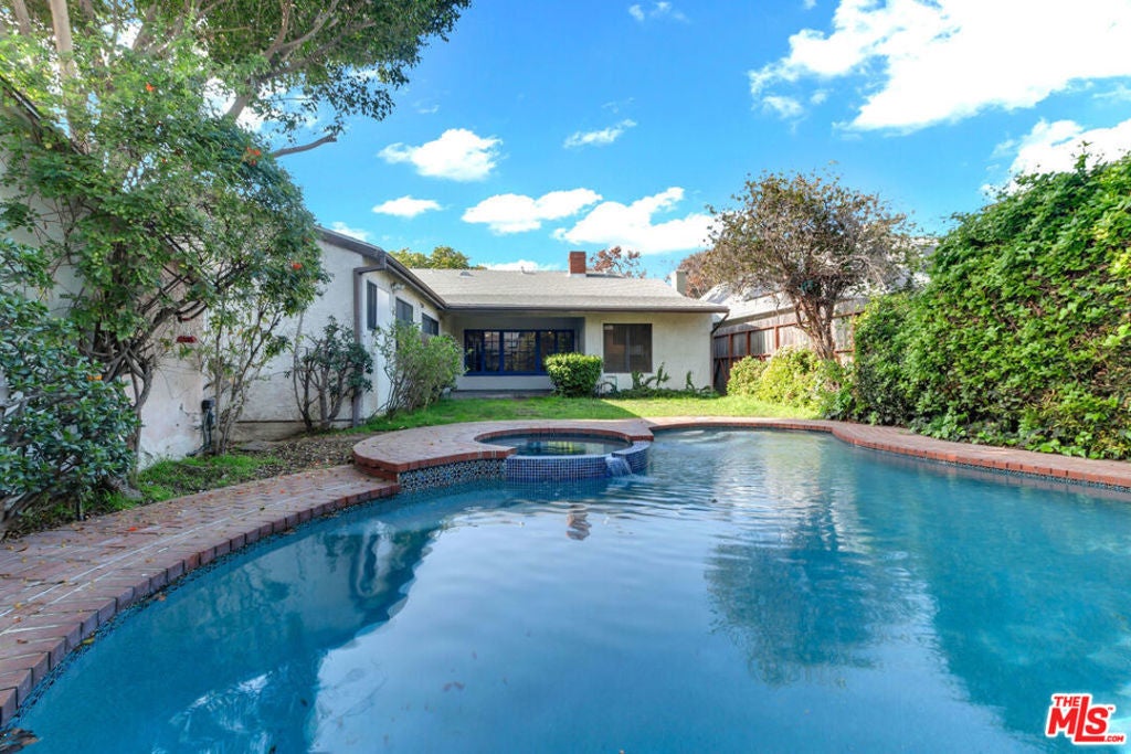 Photo of Listing #25628485