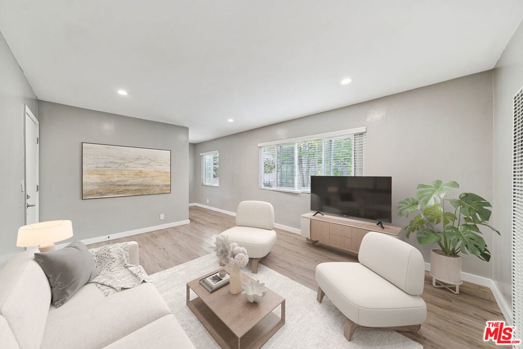 Photo of Listing #25628761