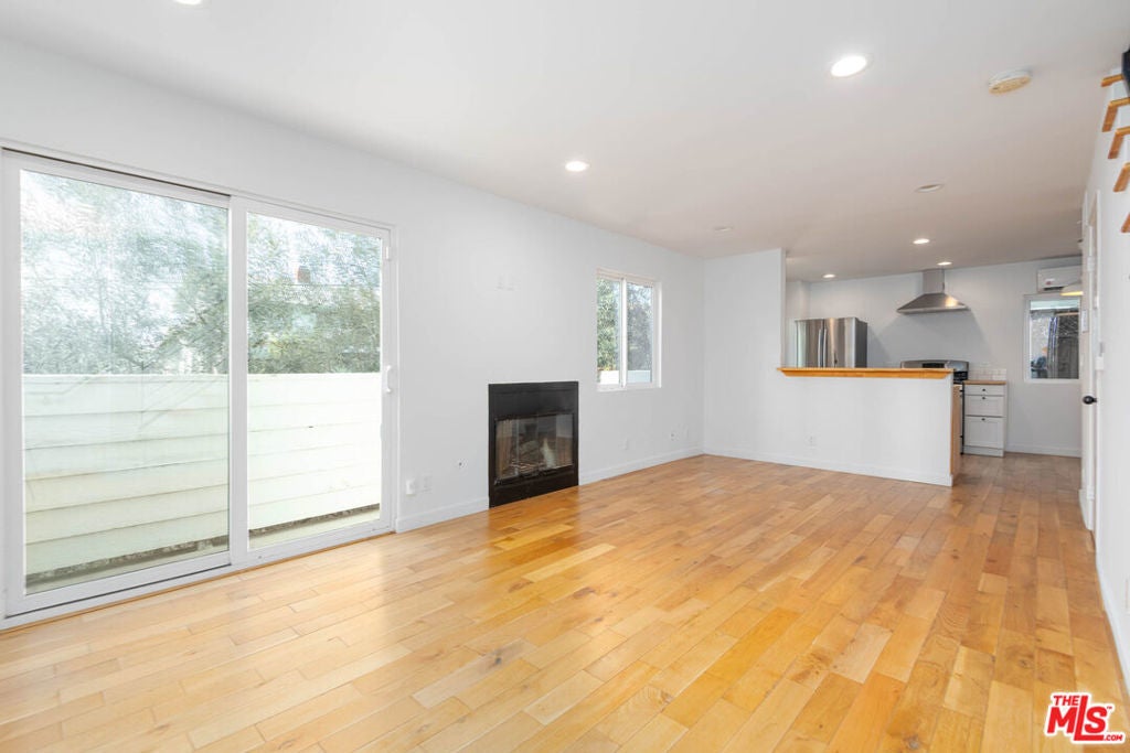 Photo of Listing #25628819