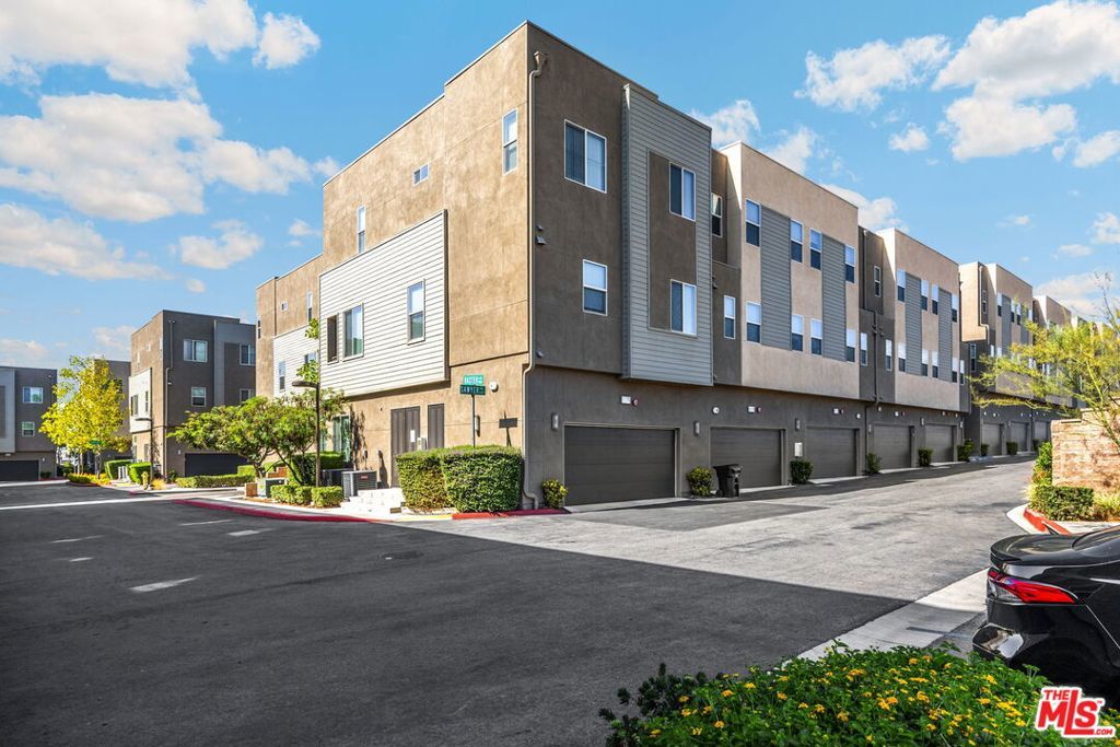 Photo of Listing #25628907