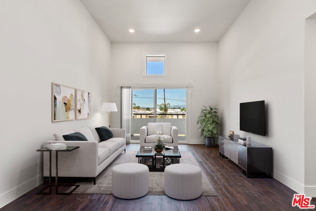 Photo of Listing #25628947