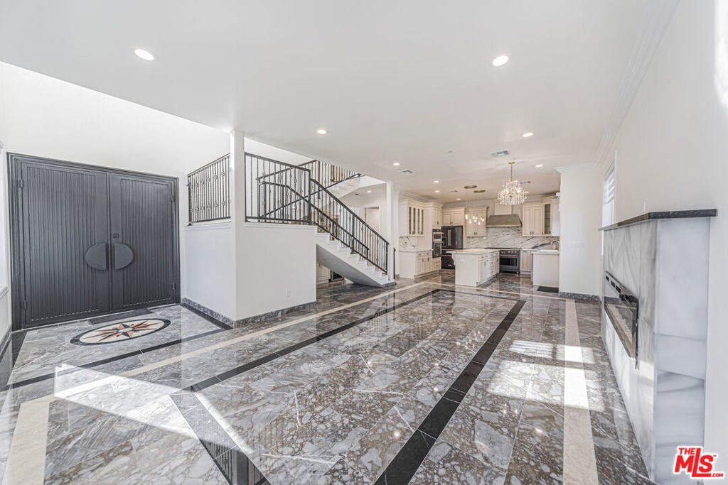 Photo of Listing #25628795