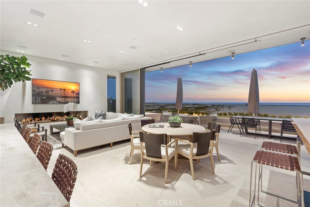 2108 E Oceanfront, Newport Beach