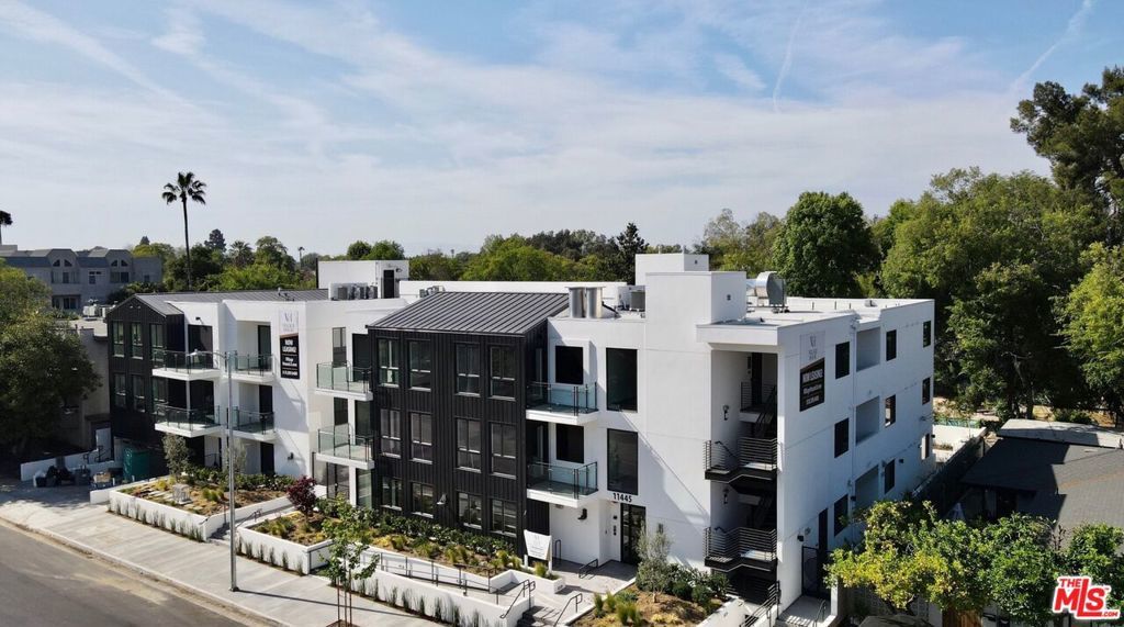 Photo of Listing #25629107