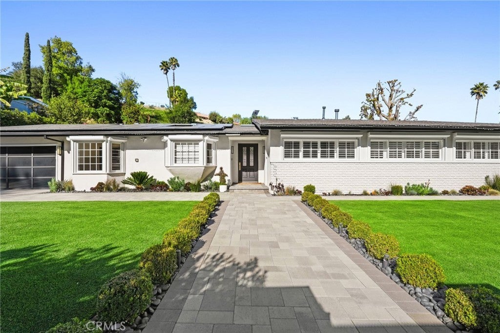 Photo of Listing #SR25277200