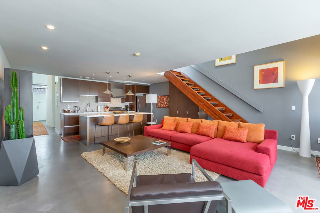 Photo of Listing #25629315