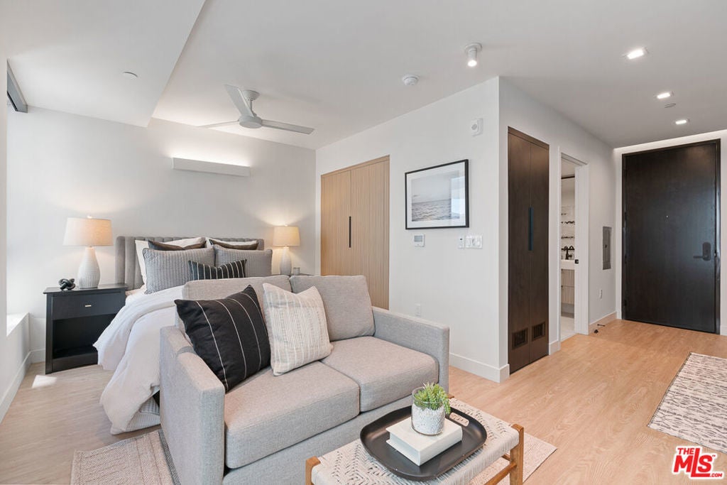 Photo of Listing #25629431