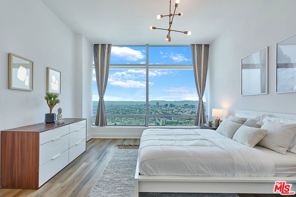 Photo of Listing #25621115