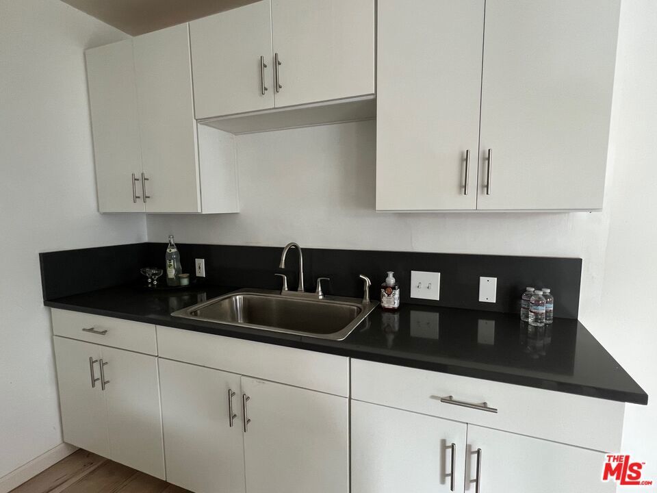 Photo of Listing #25590501