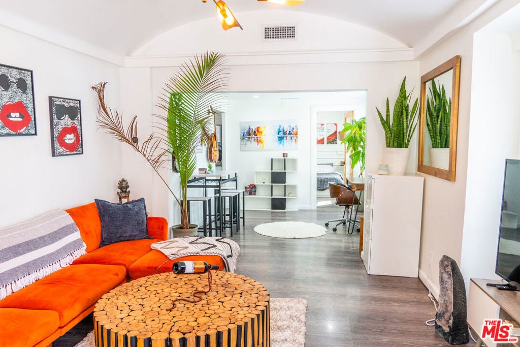 Photo of Listing #25629559